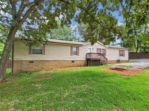 why are houses so cheap in clarksville tn